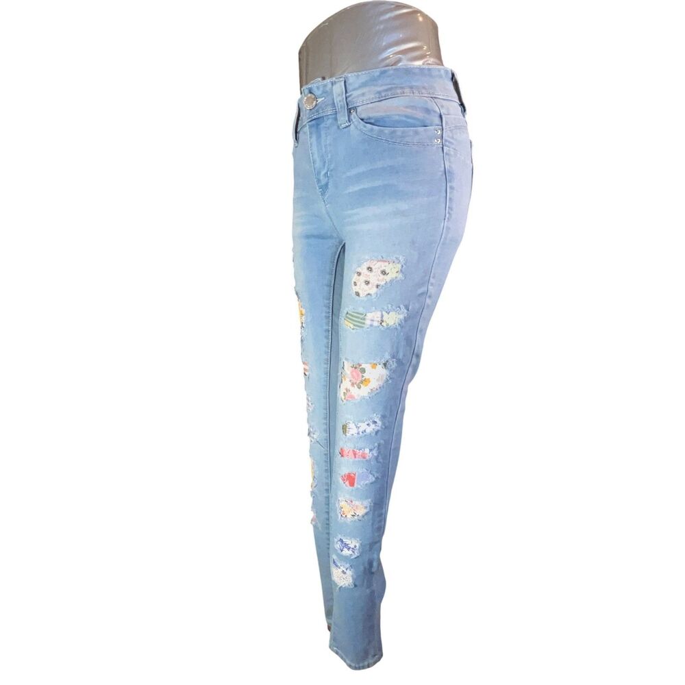 YMI WannabettaButt? Jeans Women 3 Mid Rise Distressed Skinny Boho Patches W23L29 - Picture 4 of 16